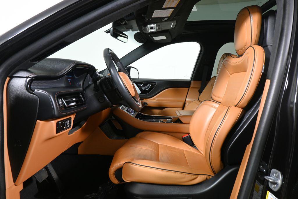 Thumbnail: 2023 Lincoln Aviator - 3