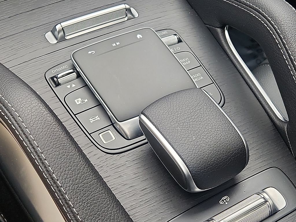 Thumbnail: 2025 Mercedes-Benz GLS - 27