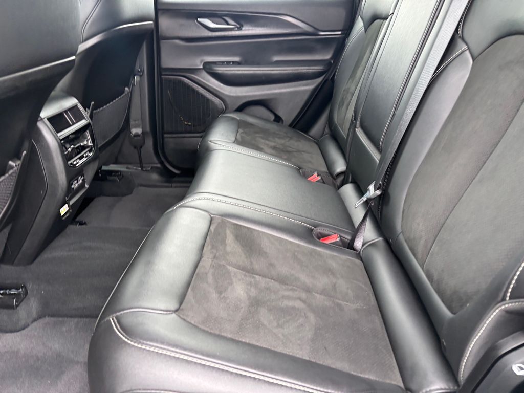 Used Car 2025 Jeep Grand Cherokee  Altitude For Sale Under $40,000 In Austin, Texas