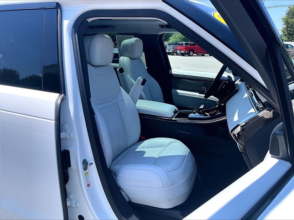2023 Land Rover Range Rover Sport — photo 11