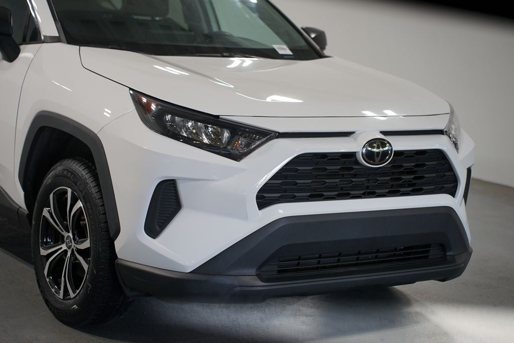 Thumbnail: 2022 Toyota RAV4 - 4