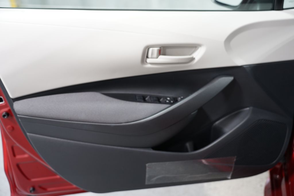2025 Toyota Corolla LE 27