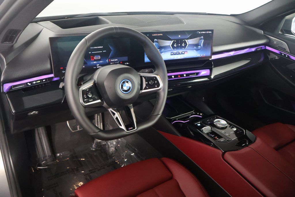 Thumbnail: 2025 BMW i5 - 7