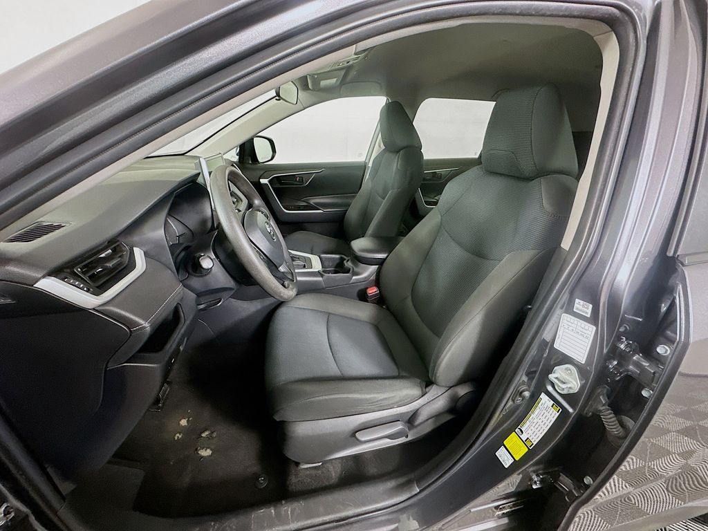 Thumbnail: 2023 Toyota RAV4 - 21