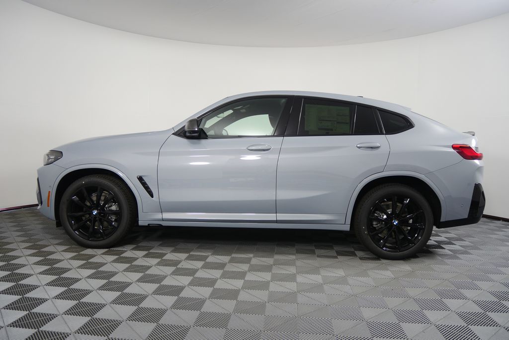 Thumbnail: 2025 BMW X4 - 6