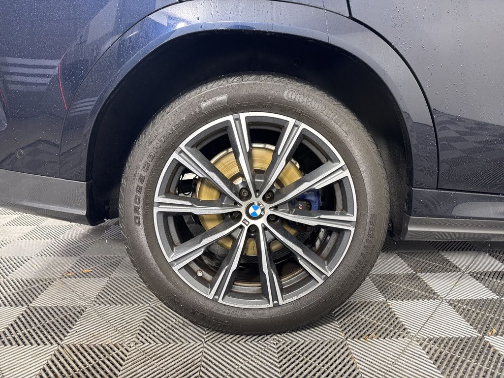 Thumbnail: 2022 BMW X6 - 11