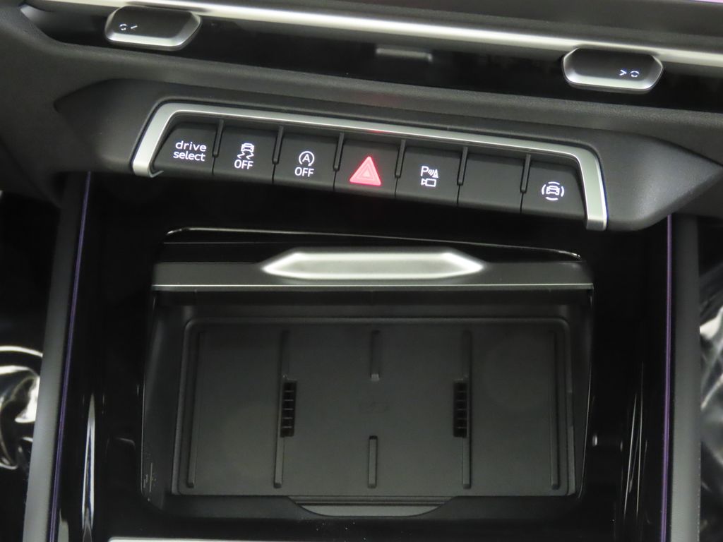 Thumbnail: 2026 Audi Q3 - 21