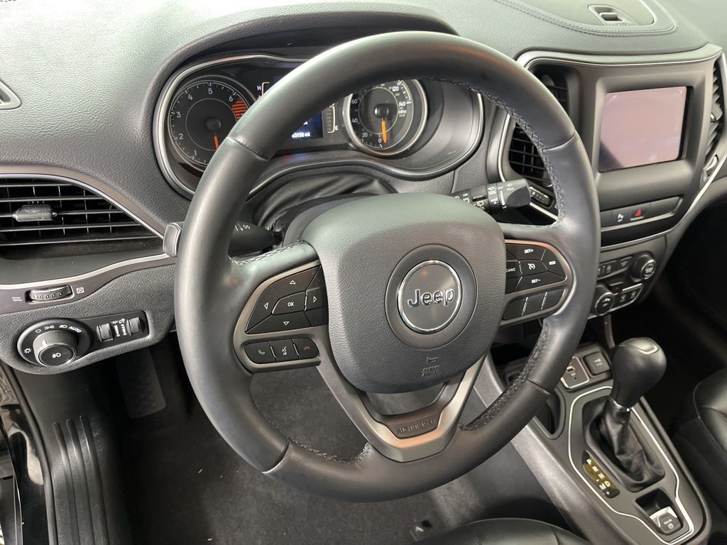 Thumbnail: 2019 Jeep Cherokee - 23