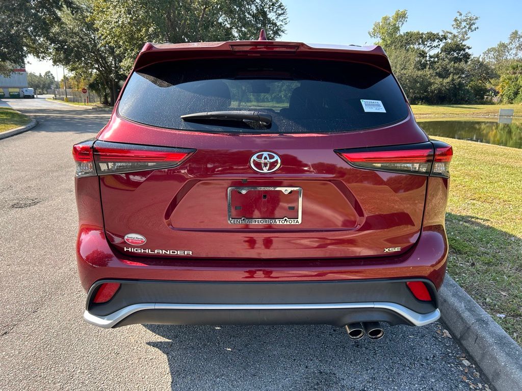 Thumbnail: 2023 Toyota Highlander - 3
