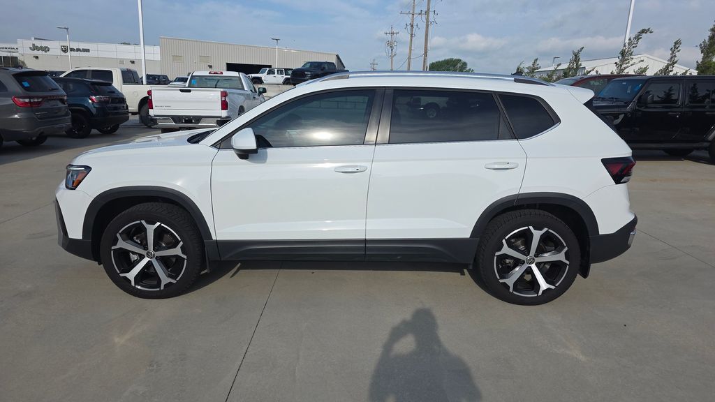Used 2025 Volkswagen Taos SEL with VIN 3VV4C7B21SM025152 for sale in Kansas City