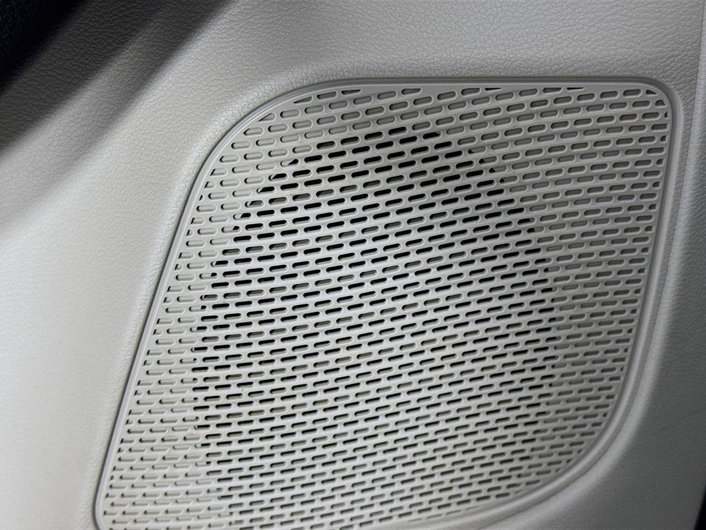 Used Car 2019 Chrysler Pacifica  Touring L Plus For Sale Under $20,000 In Austin, Texas