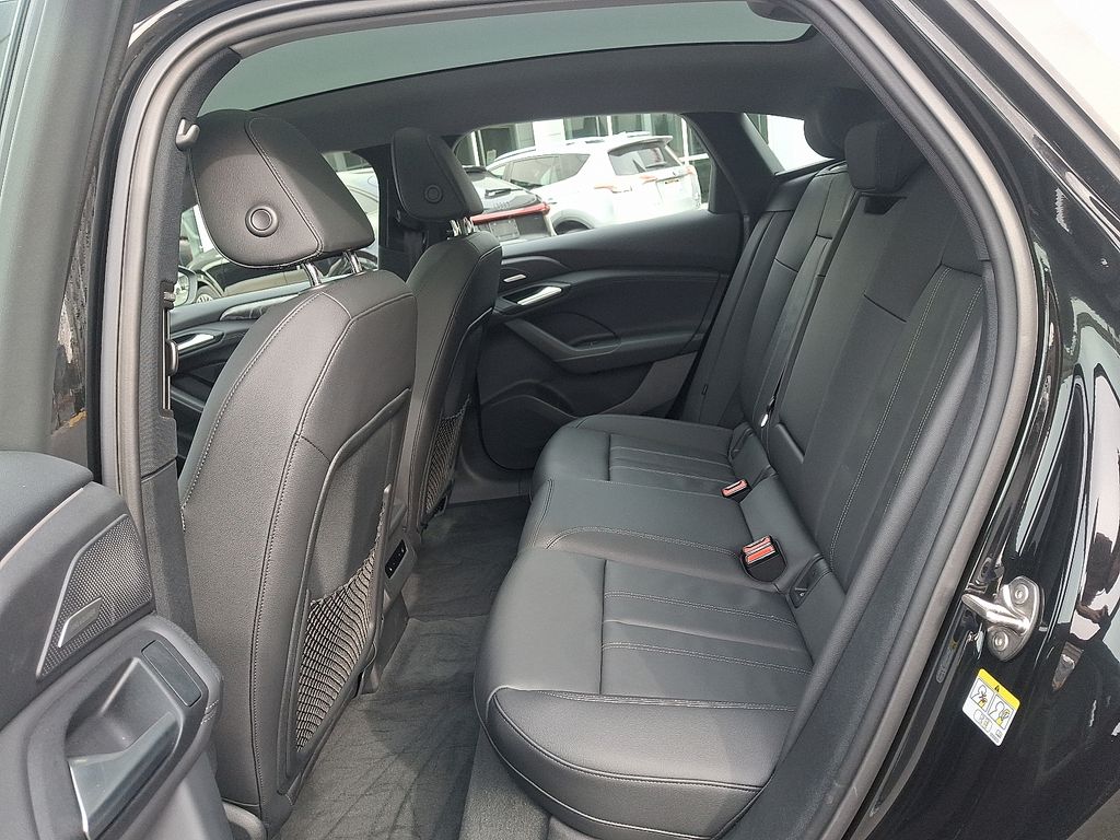 Thumbnail: 2025 Audi e-tron S - 10