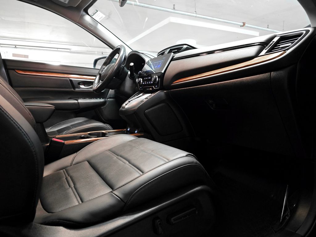 2020 Honda CR-V Hybrid Touring photo 32