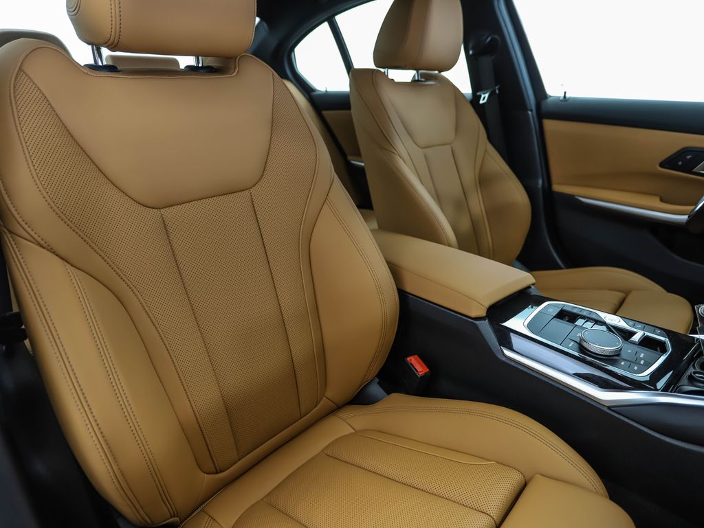 Thumbnail: 2024 BMW 3 Series - 31