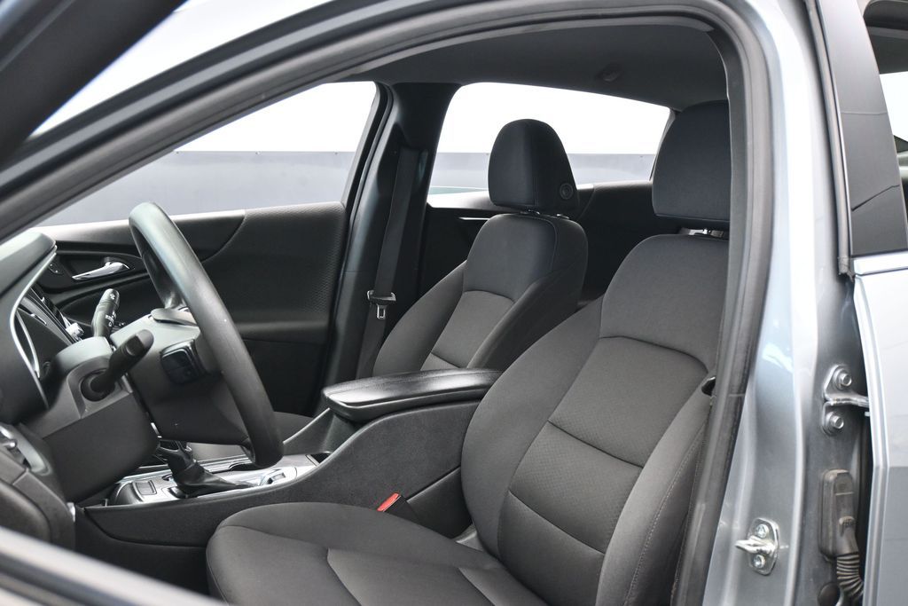 Used 2024 Sterling Gray Metallic Chevrolet LT image 10