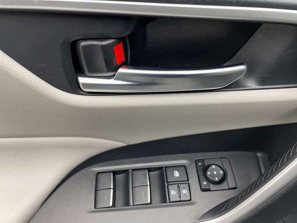 Thumbnail: 2024 Toyota RAV4 - 10