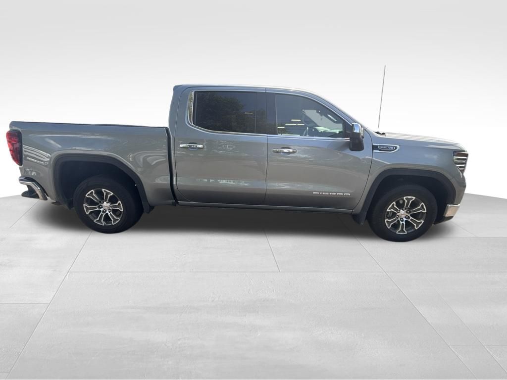 Used 2025 Silver GMC SLT image 9