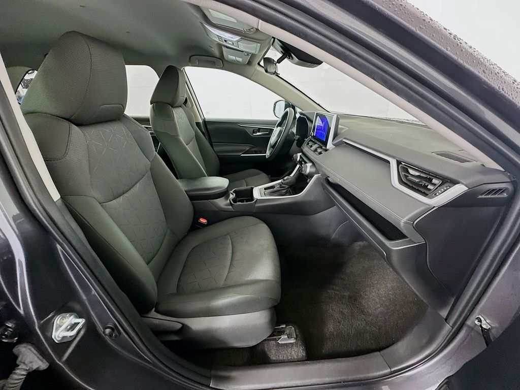 Thumbnail: 2024 Toyota RAV4 - 28