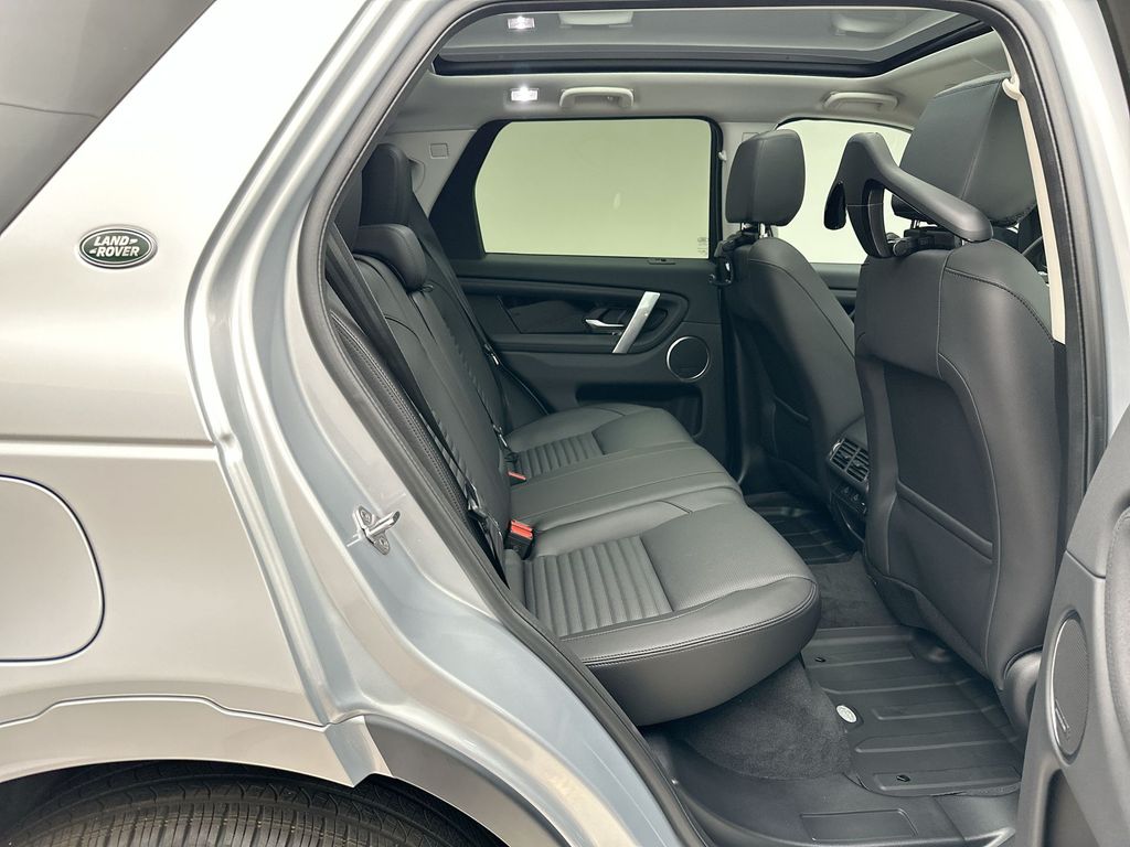 Thumbnail: 2025 Land Rover Discovery Sport - 7