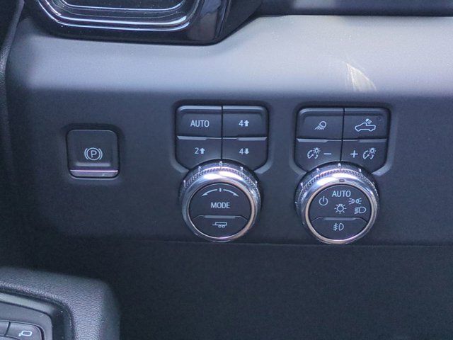 Used 2023 White GMC AT4 image 27