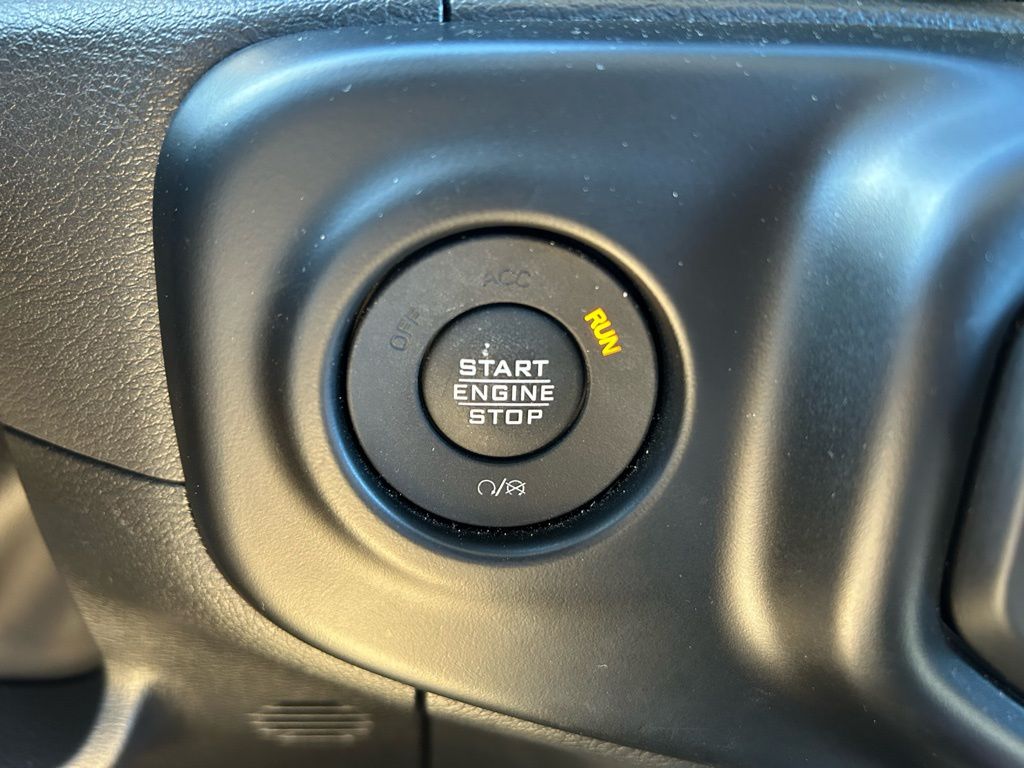 Thumbnail: 2022 Jeep Gladiator - 26