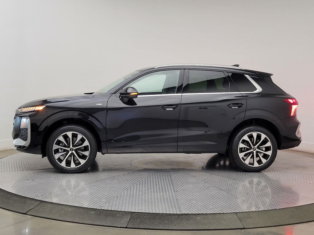 Thumbnail: 2026 Audi Q3 - 4