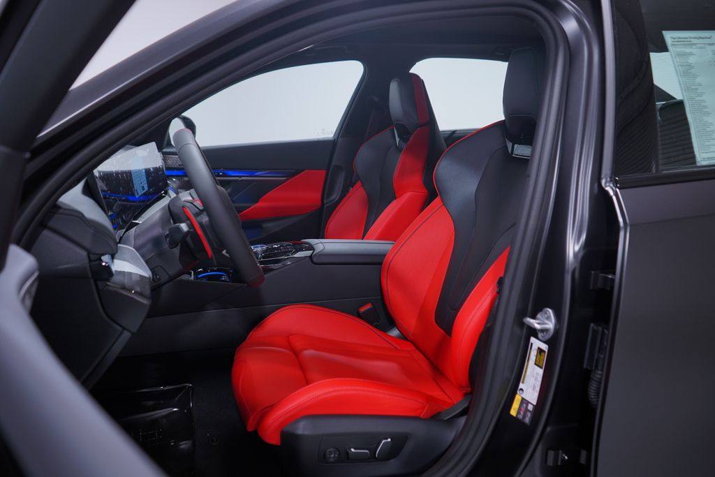 Thumbnail: 2026 BMW M5 - 7