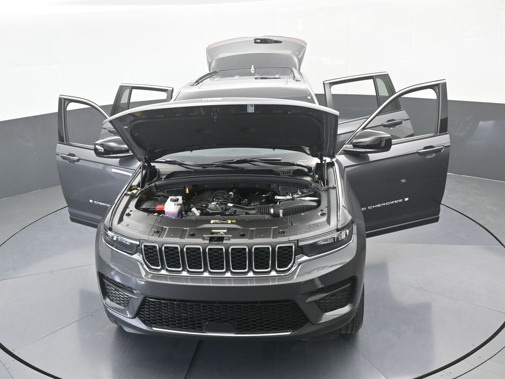 New 2026 Baltic Gray Metallic Clearcoat Jeep Laredo image 69