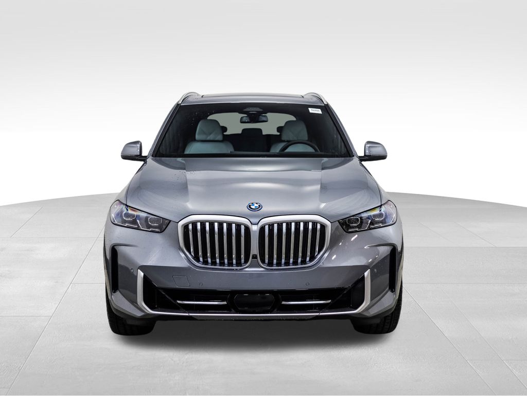 2025 BMW X5 xDrive50e 8