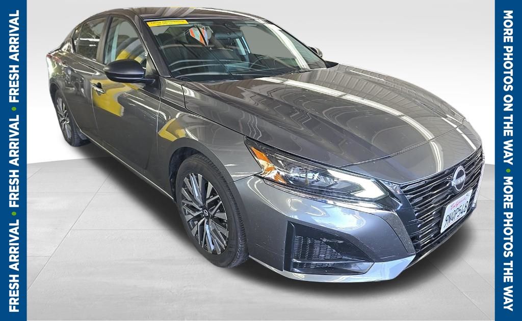 Gray (Gun Metallic) 2025 Nissan Altima 2.5 SV FWD Sedan Front-Wheel Drive Continuously Variable Transmission