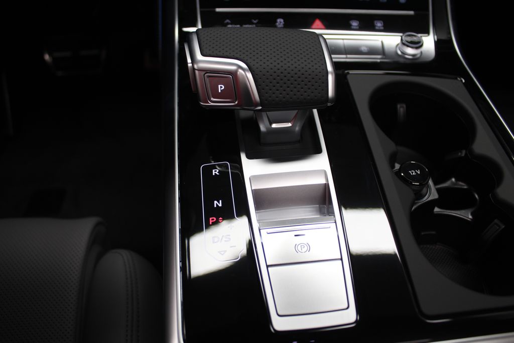 Thumbnail: 2026 Audi SQ7 - 15
