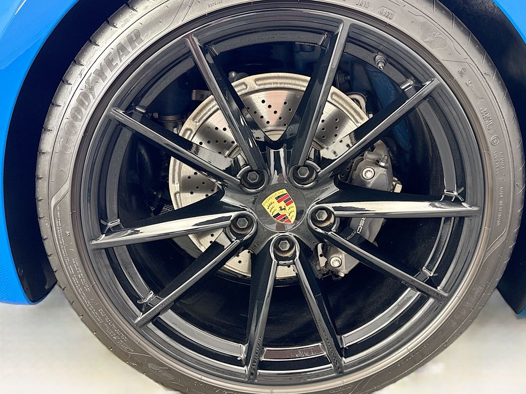 Thumbnail: 2024 Porsche 911 - 32