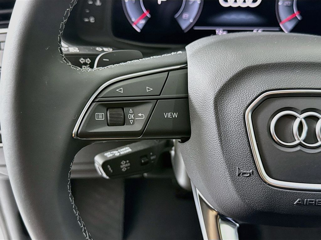 Thumbnail: 2026 Audi Q8 - 11