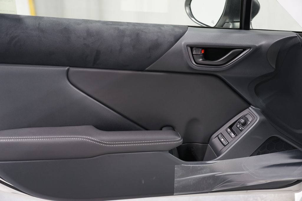 2025 Toyota GR86 Premium 28