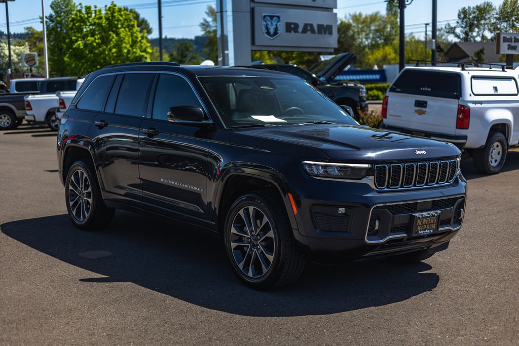 2024 Jeep Grand Cherokee Overland thumbnail 8