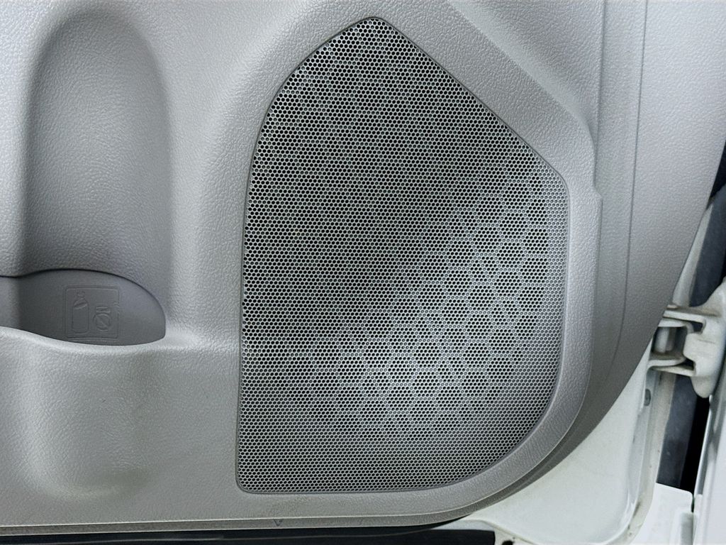 Thumbnail: 2015 Toyota Camry - 18