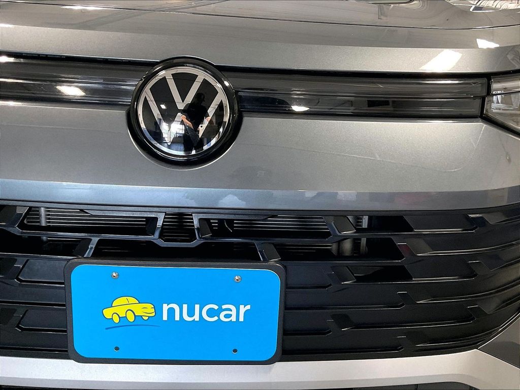 2025 Volkswagen Tiguan — photo 32