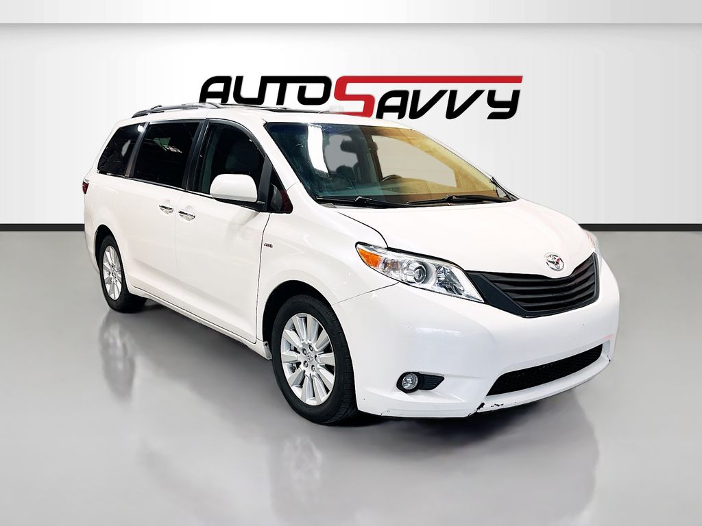 2017 Toyota Sienna XLE V6 AWD 7-Passenger's photo
