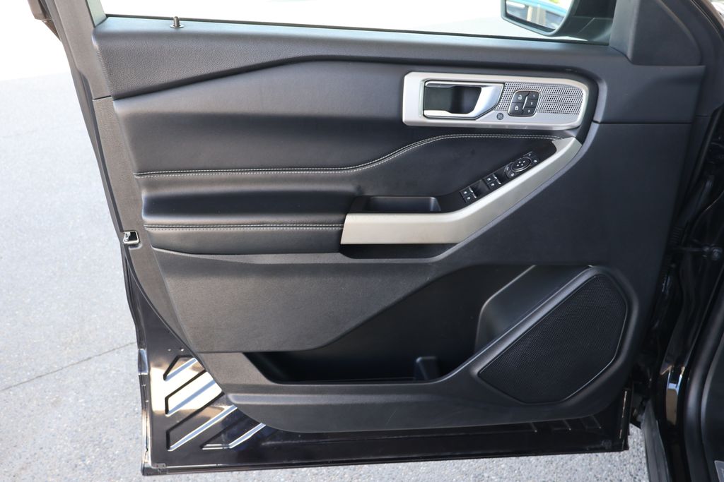 2022 Ford Explorer Limited 26