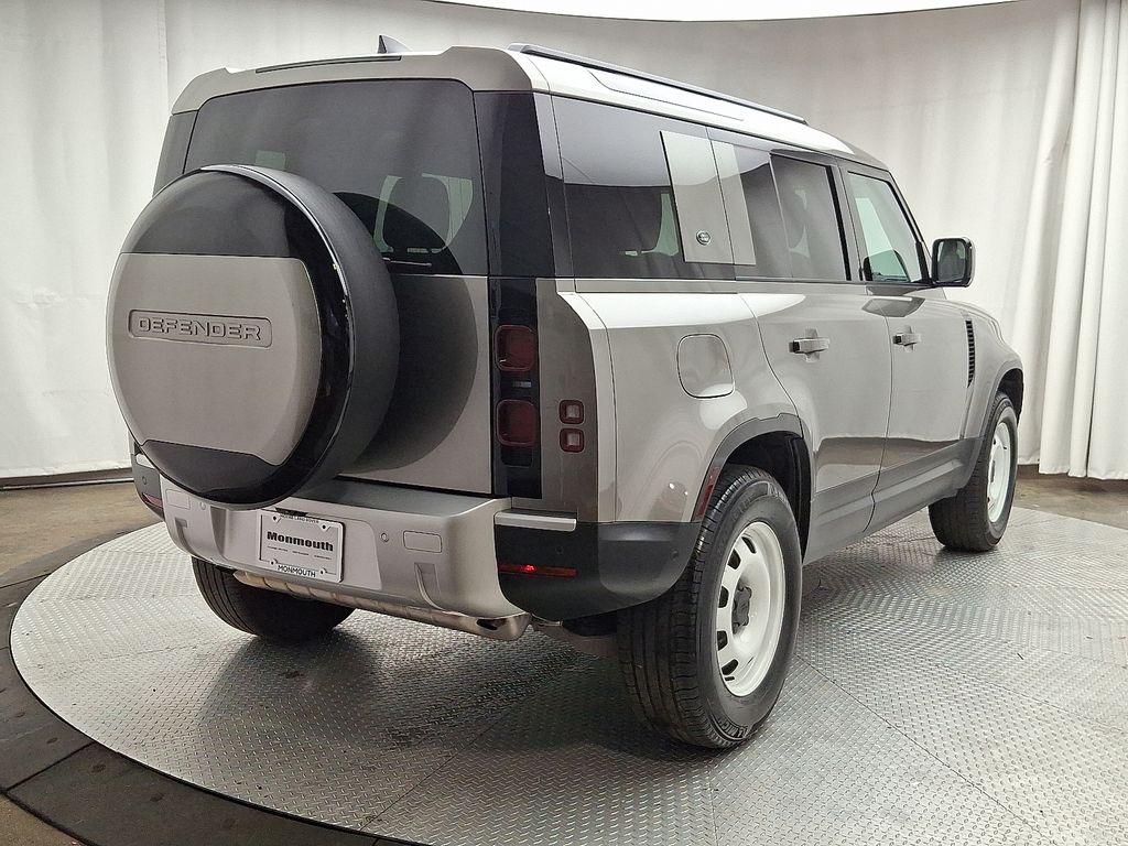 2024 Land Rover Defender 110 4