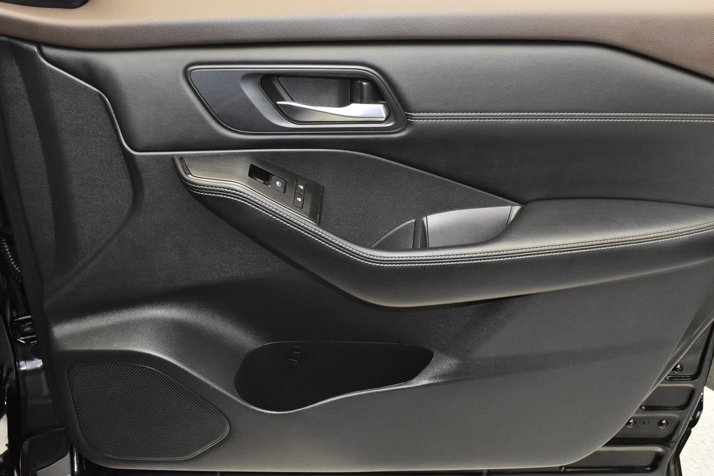 2022 Nissan Rogue SV 22