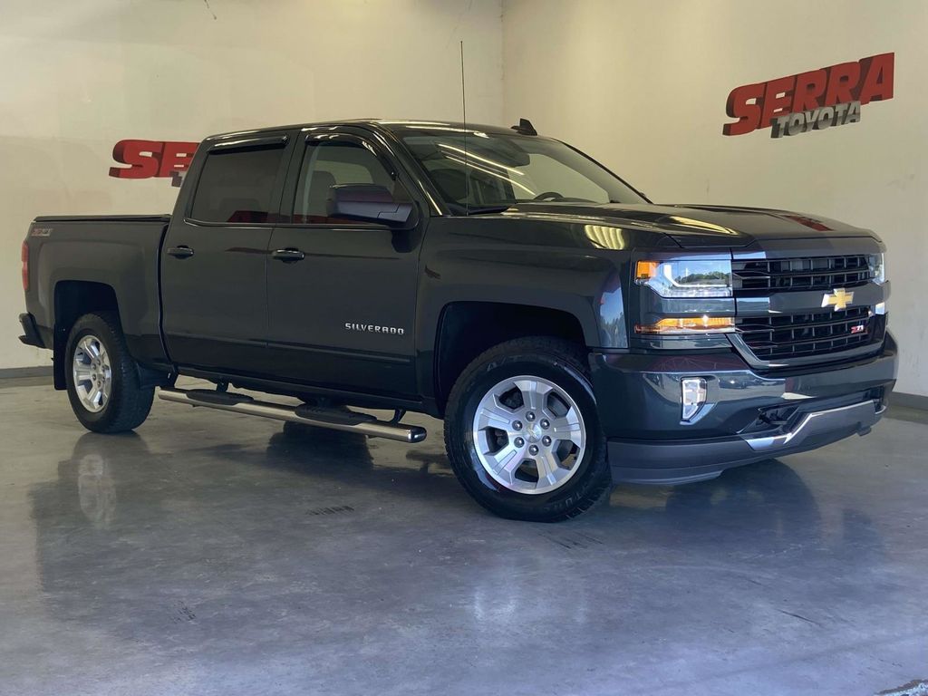 Gray (Graphite Metallic) 2017 Chevrolet Silverado 1500 LT Crew Cab 4WD Pickup Truck Four-Wheel Drive 6-Speed Automatic Overdrive