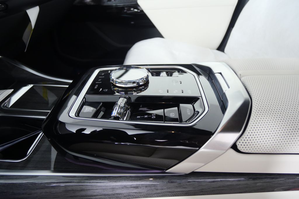 Thumbnail: 2026 BMW 7 Series - 23
