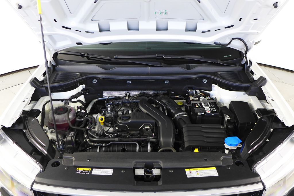 Thumbnail: 2023 Volkswagen Taos - 6