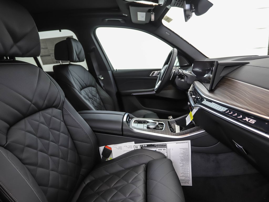 Thumbnail: 2026 BMW X5 - 30