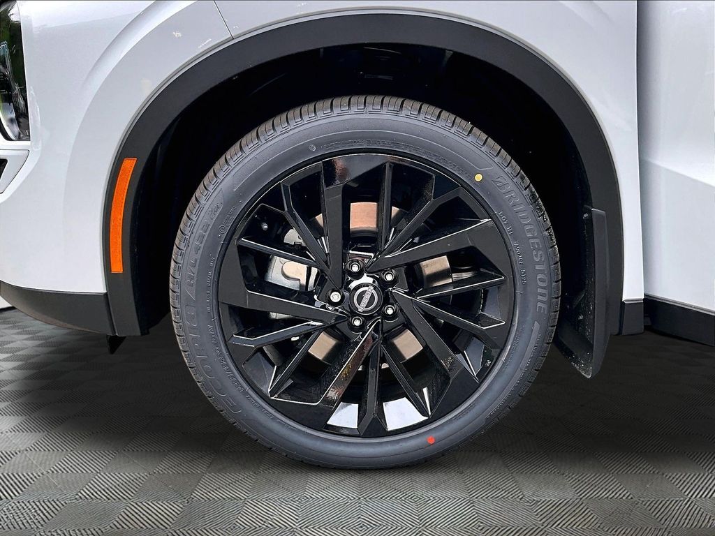2026 Nissan Rogue Plug-In Hybrid — photo 12