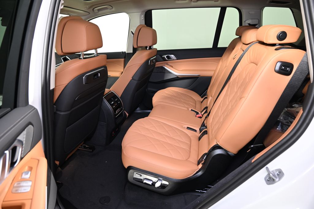 Thumbnail: 2026 BMW X7 - 24