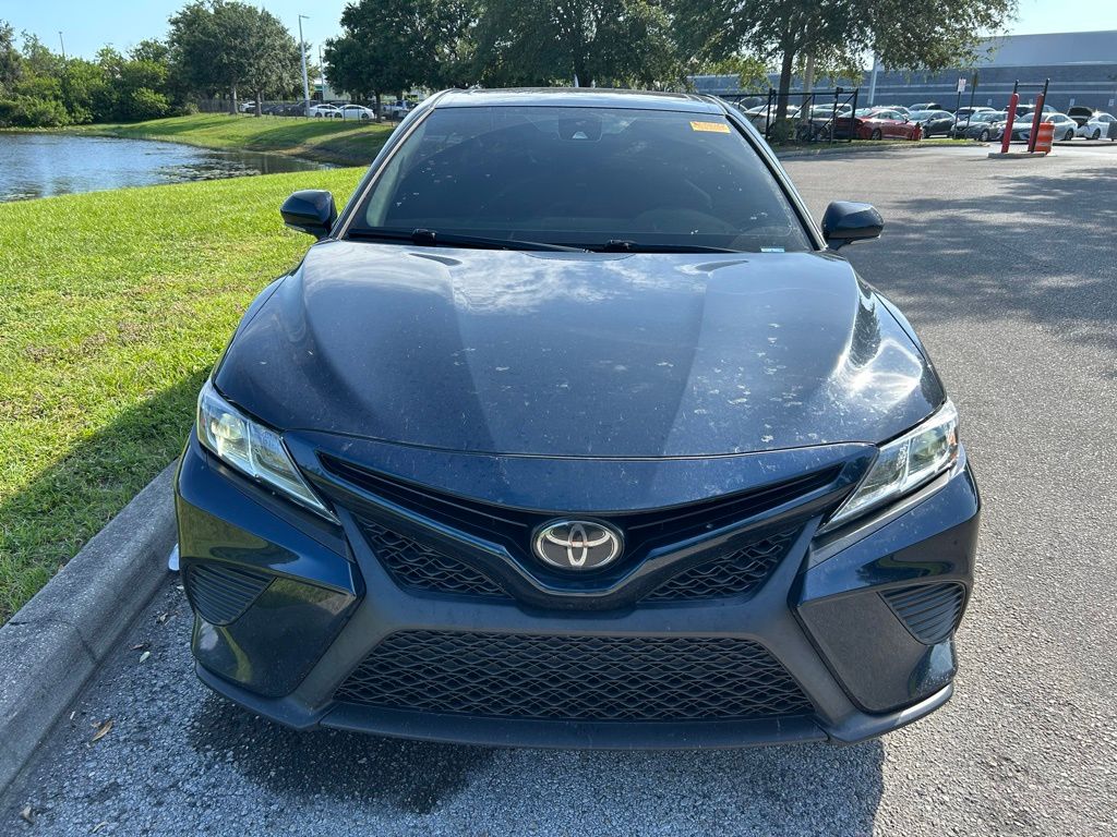 2020 Toyota Camry SE 8