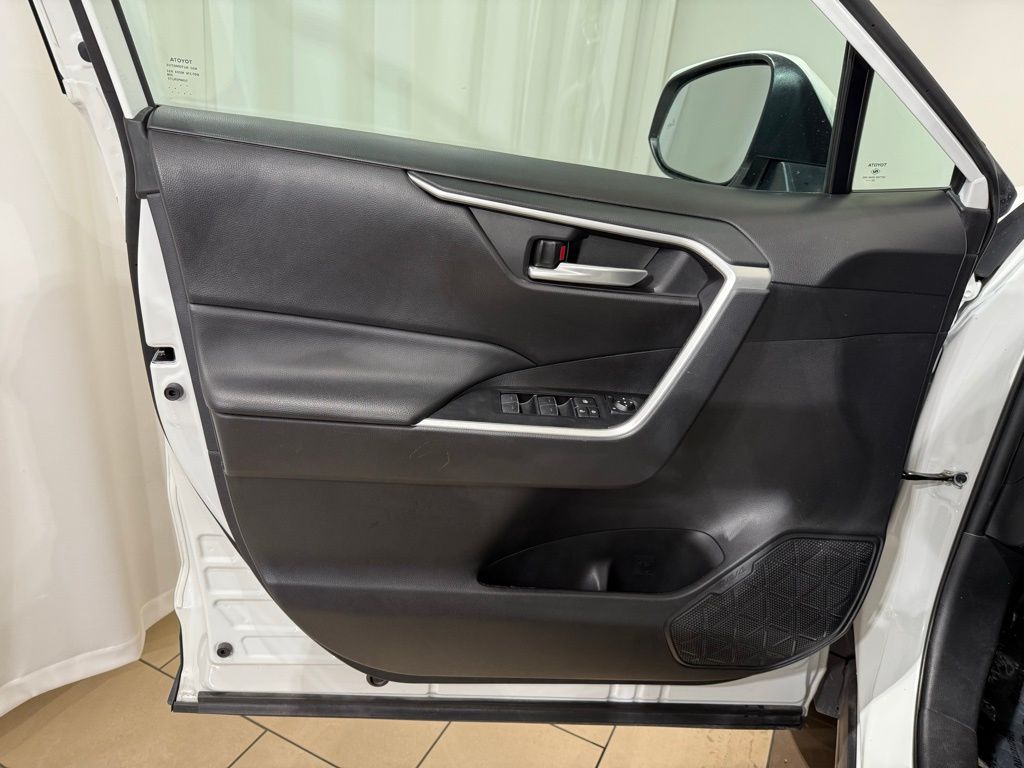 Thumbnail: 2024 Toyota RAV4 - 15