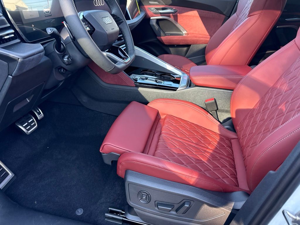 Thumbnail: 2026 Audi SQ5 - 15